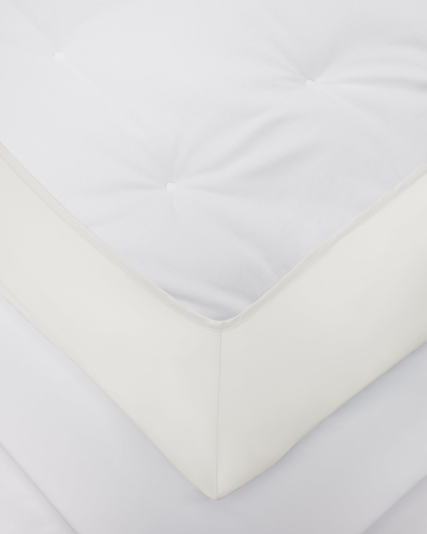 Shade Satin Kuvertsytt underlakan Perfect White