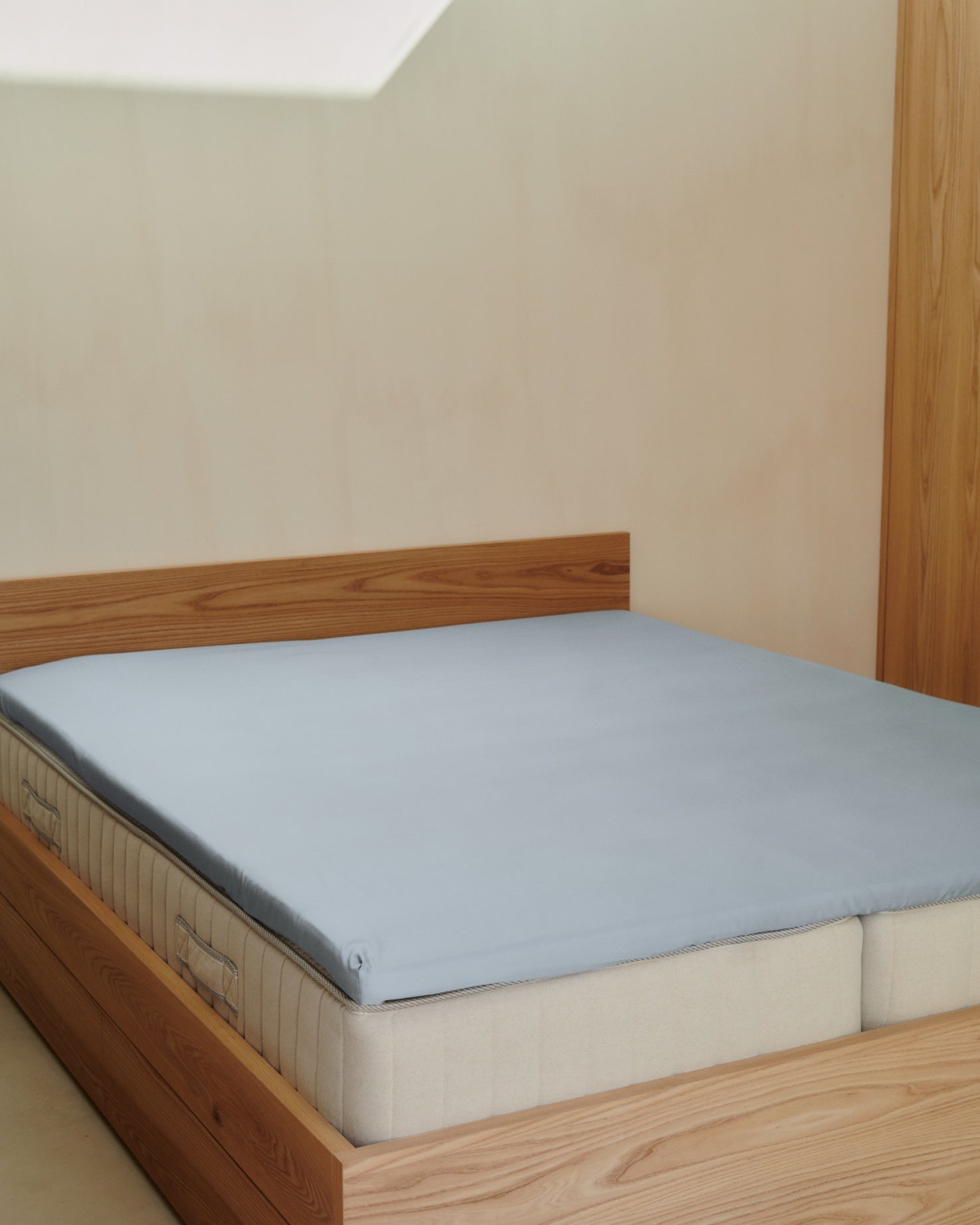 Shade Satin Kuvertsytt underlakan Ice Blue