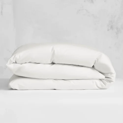 Påslakan i Naked percale Ogland White 220x220 cm. Svala och krispiga sängkläder i ekologisk bomull.