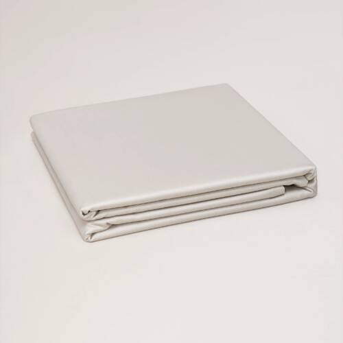 Underlakan Shade Nordic Greige satin 270x270 cm – stort flat sheet i ekologisk bomull.