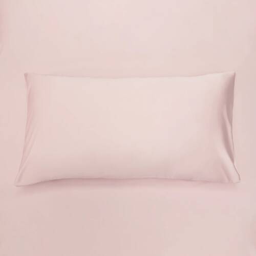 Örngott Shade Dusty Pink satin 50x90 cm – ekologiska sängkläder i varm rosa ton.