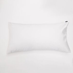 Örngott Shade Crisp White satin 50x90 cm – ekologiska sängkläder i tidlös vit.