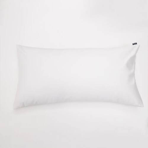 Örngott Shade Crisp White satin 50x90 cm – ekologiska sängkläder i tidlös vit.