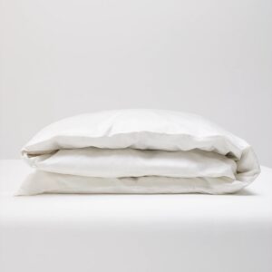 Krispigt påslakan i Shade Crisp White satin 150x210 cm, ekologisk bomull med lyxig känsla.