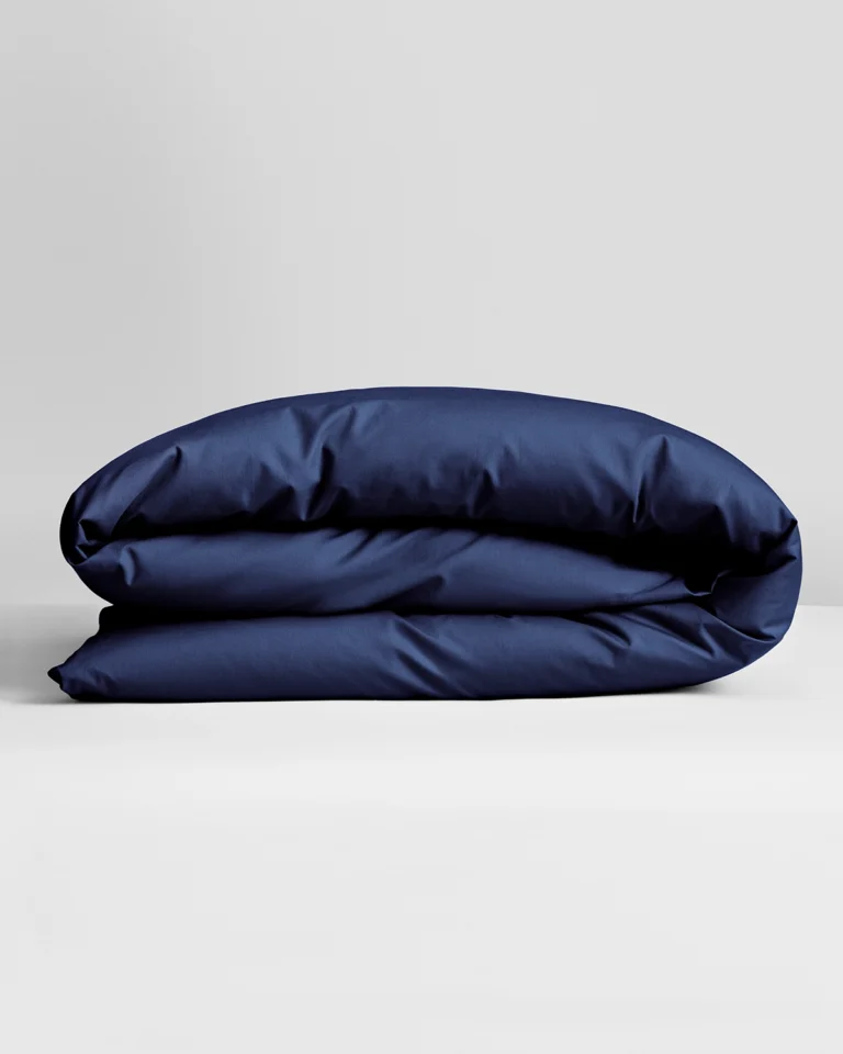 Påslakan Naked Percale Deep Blue 250 TC i ekologisk Giza 86-bomull, Ogland
