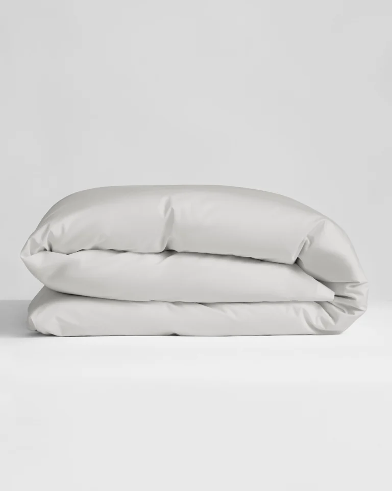 Påslakan i percale från Ogland, vävd av vit Giza 86-bomull med sval och krispig känsla